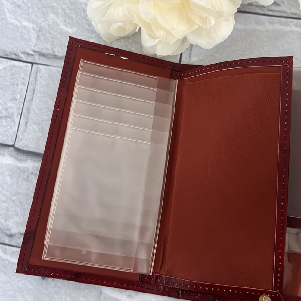 Amity Cowhide burgundy wallet - Picture 5 of 11